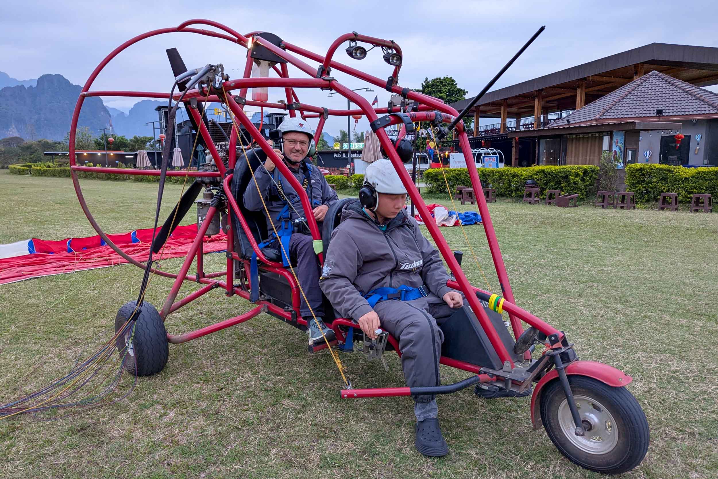 Rudolf Gossenreiter mit Paraglider